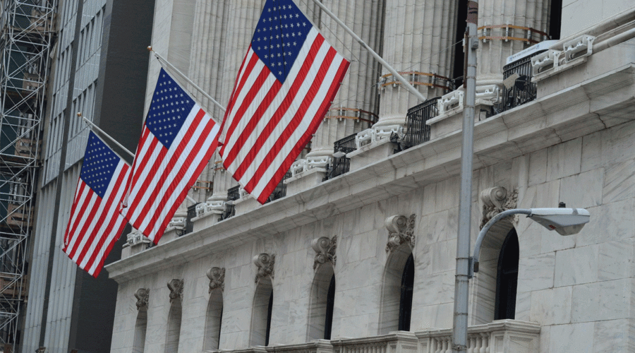 Hedge funds dumpen aandelen terwijl particuliere beleggers blijven kopen